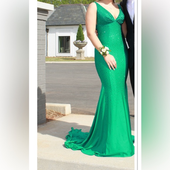 Prom dress - Picture 3 of 5